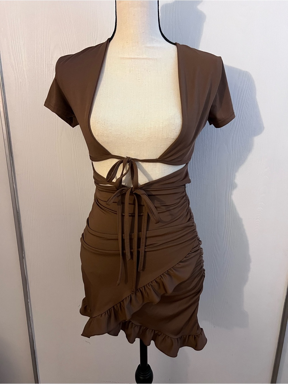 Brown Tie-Front Ruffled Mini Dress - Picture 4 of 4